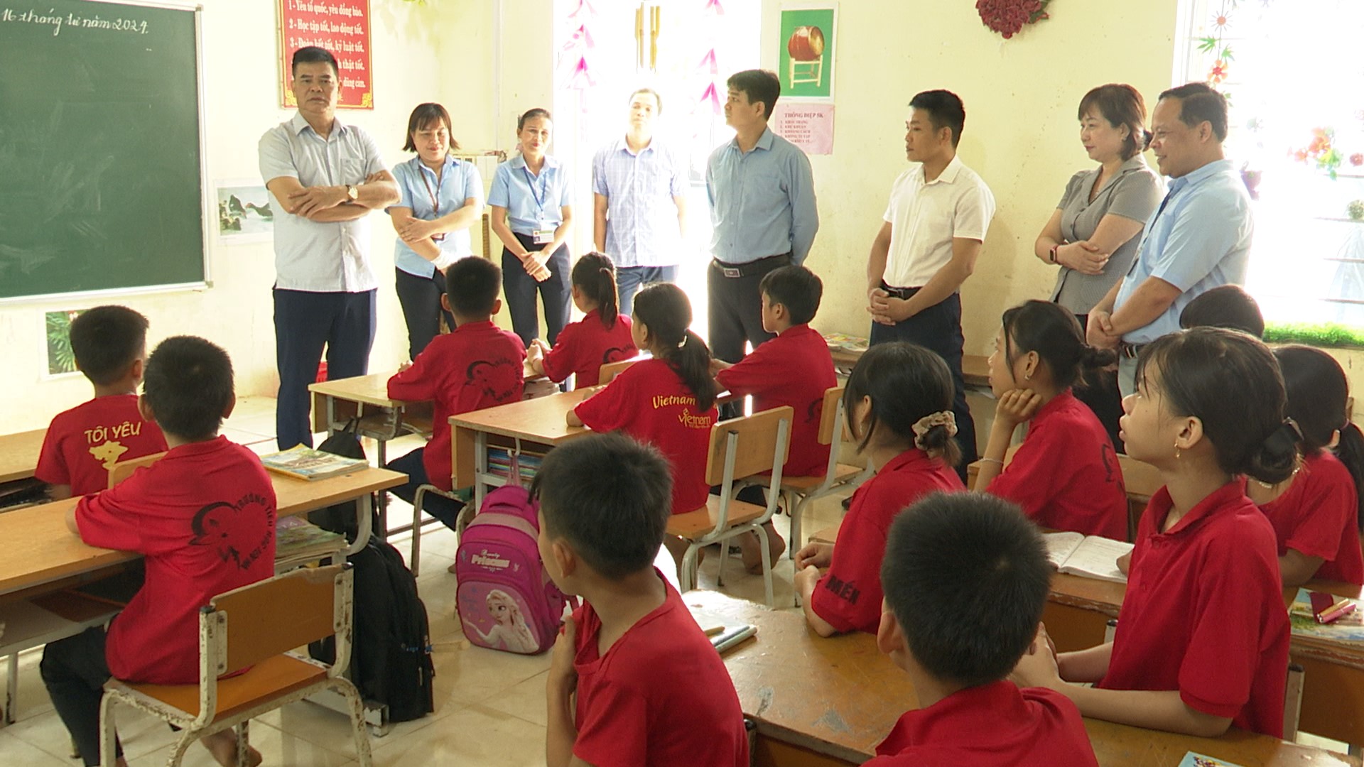 Bí thư Huyện uỷ kiểm tra Lớp học ghép trên địa bàn huyện Quang Bình