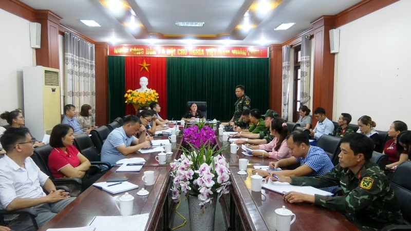 Họp cán bộ, công chức phục vụ, thực hiện nhiện vụ diễn tập Khu vực phòng thủ huyện Quang Bình năm 2023