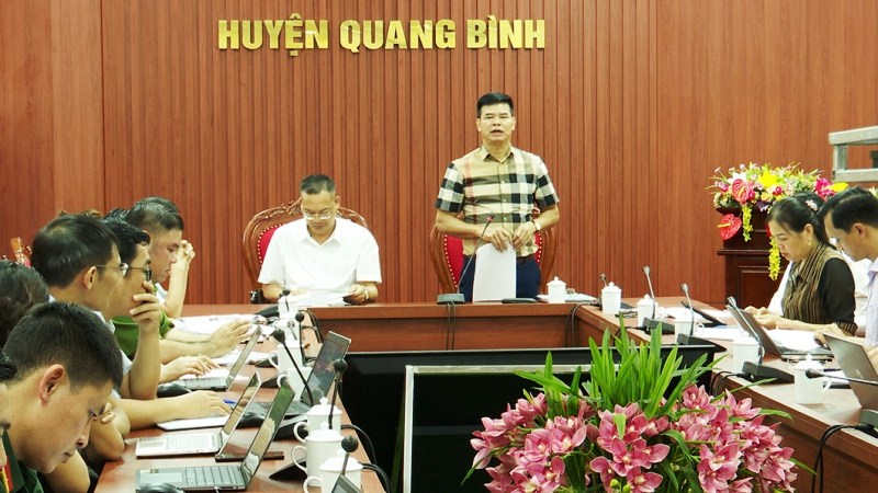 Họp bàn giao nhiệm vụ Chủ tịch UBND huyện Quang Bình