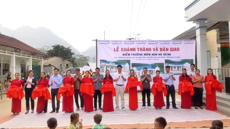 Xã Nà Khương tổ chức Lễ khánh thành và bàn giao điểm trường mầm non thôn Nà Béng