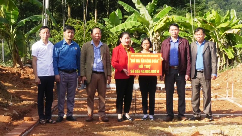 Hỗ trợ kinh phí làm nhà ở “Mái ấm Công đoàn” tỉnh Hà Giang  đợt IV năm 2023