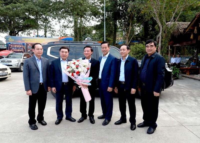Phó Chủ tịch Quốc hội Nguyễn Khắc Định thăm và làm việc tại tỉnh Hà Giang