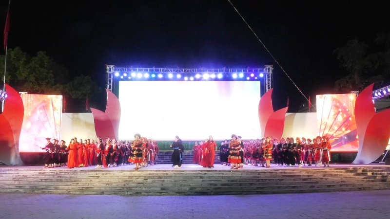 Quang Bình: Giao lưu dân vũ chào mừng kỷ niệm 20 năm ngày thành lập huyện