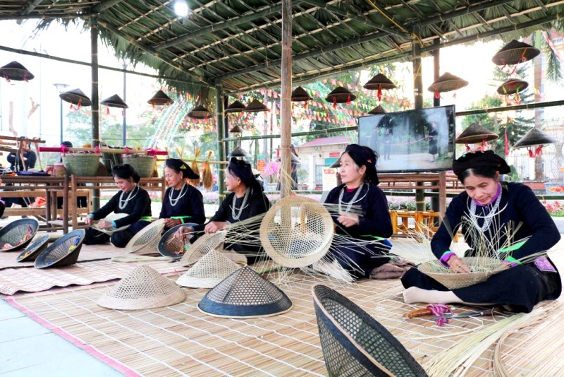 Tìm hiểu Di sản văn hóa phi vật thể quốc gia: Nghề thủ công truyền thống làm nón lá hai mê của người Tày, Xuân Giang, Quang Bình