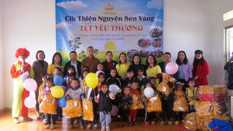 Câu lạc bộ thiện nguyện Sen Vàng tổ chức chương trình Tết yêu thương tại xã Yên Thành