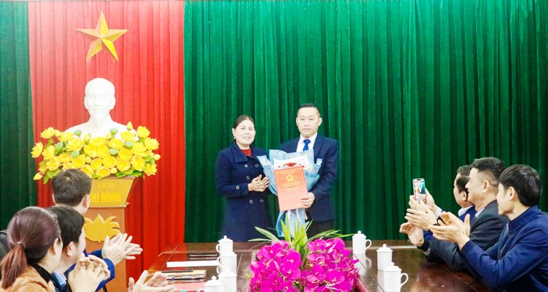 Quang Bình công bố Quyết định về công tác cán bộ