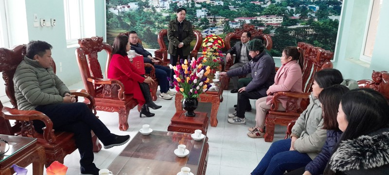 Đoàn công tác của Hội liên hiệp phụ nữ huyện Quang Bình  thăm và chúc Tết Đồn Biên phòng Xín Mần