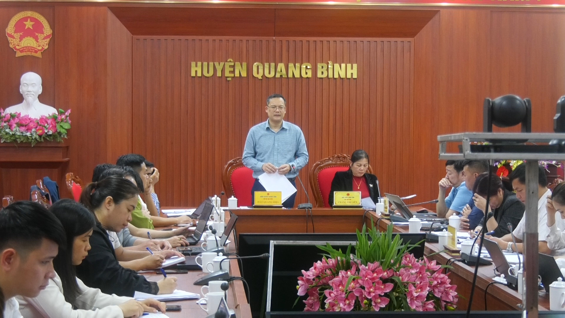UBND huyện Quang Bình làm việc với tập thể lãnh đạo, công chức Phòng Tài nguyên và Môi trường