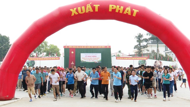 Sáng ngày 26/3/2024, huyện Quang Bình tổ chức Lễ phát động cuộc vận động “Toàn dân rèn luyện thân thể theo gương Bác Hồ vĩ đại” giai đoạn 2021 – 2030,“Ngày chạy Olympic vì sức khỏe toàn dân và giải bóng đá nam thanh niên năm 2024.