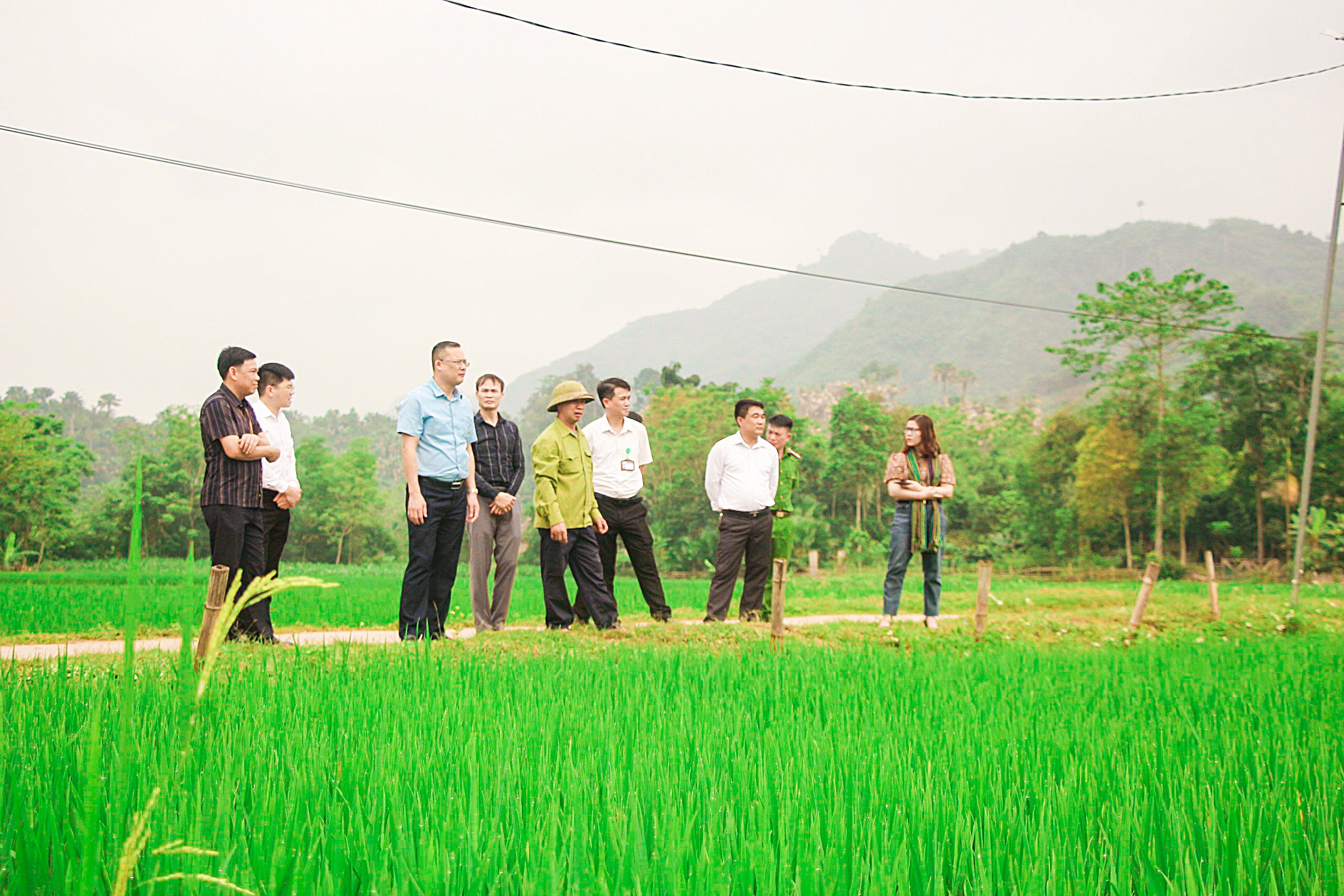 Chủ tịch UBND huyện Quang Bình làm việc tại xã Bằng Lang