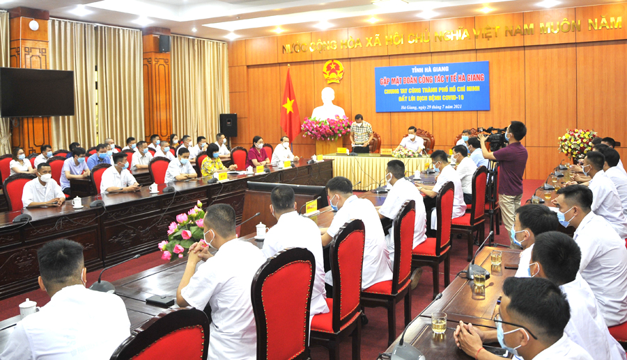 Gặp mặt đoàn công tác y tế tỉnh chung tay cùng thành phố Hồ Chí Minh đẩy lùi dịch Covid-19