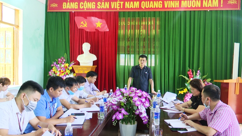 Ban Chỉ đạo cải tạo vườn tạp kiểm tra tiến độ thực hiện cải tạo vườn tạp tại xã Yên Hà