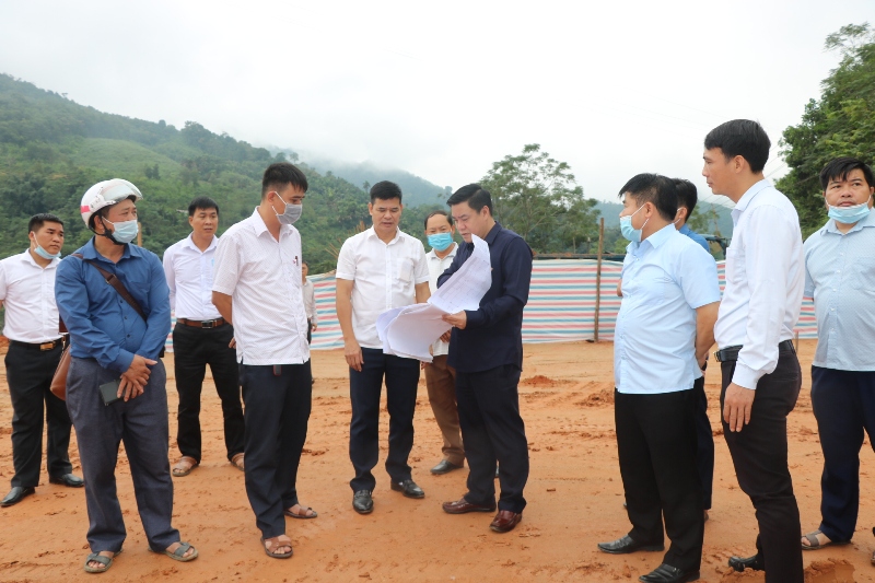 Phó Chủ tịch Thường trực UBND tỉnh Hoàng Gia Long làm việc tại Quang Bình