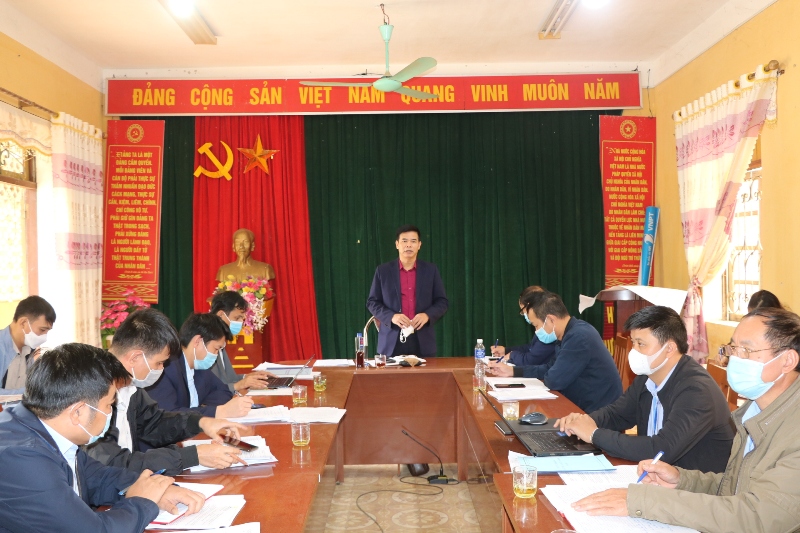 Lãnh đạo huyện Quang Bình làm việc tại xã Vĩ Thượng