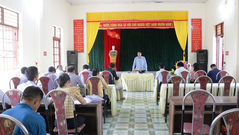 Phó Bí thư Thường trực Huyện ủy Nguyễn Công Sự làm việc tại xã Tân Bắc