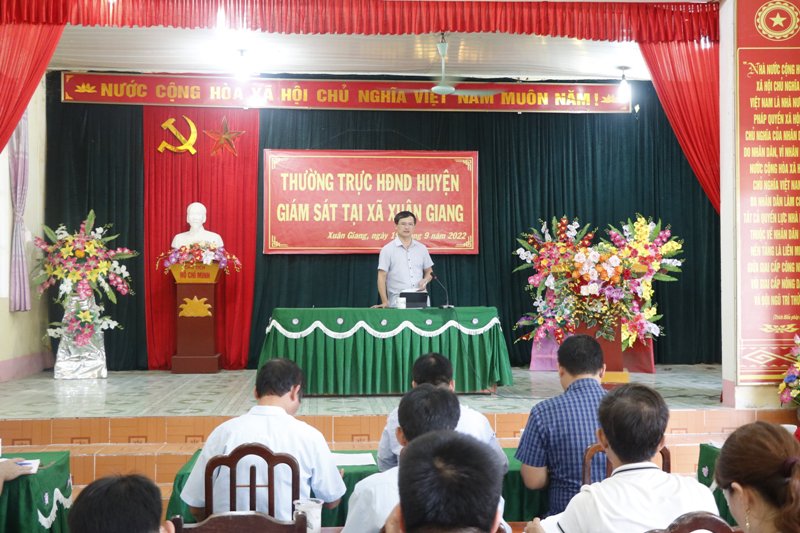 Thường trực HĐND huyện giám sát tại xã Xuân Giang