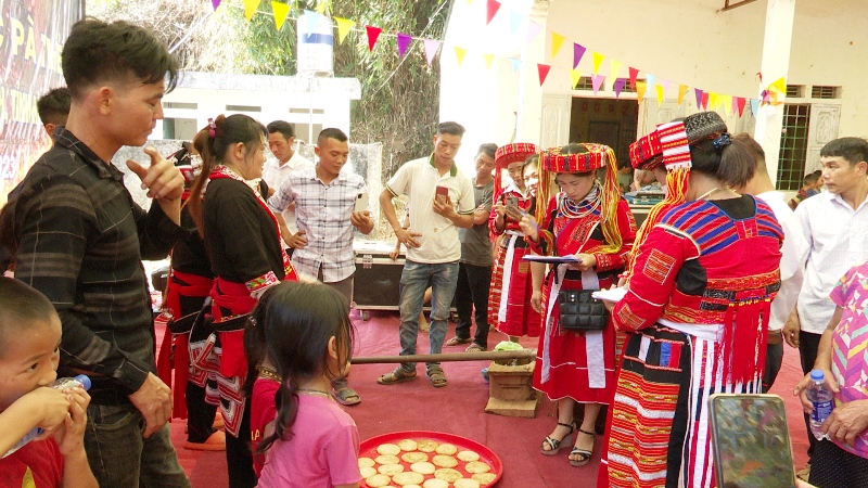Lễ hội nhảy lửa dân tộc Pà Thẻn thôn Nặm Khẳm, xã Tân Bắc