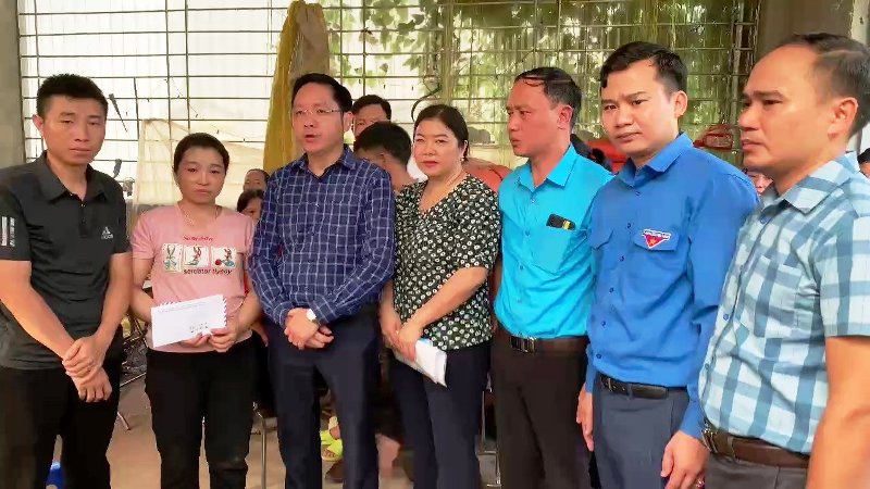 Lãnh đạo huyện thăm hỏi gia đình trẻ em đuối nước tại xã Yên Thành và Tân Trịnh